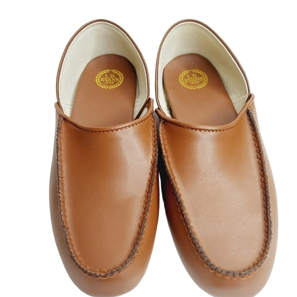 L.B. Evans 9 M Chicopee Slippers Brown Leather Classic Moccasin House Shoe EUC